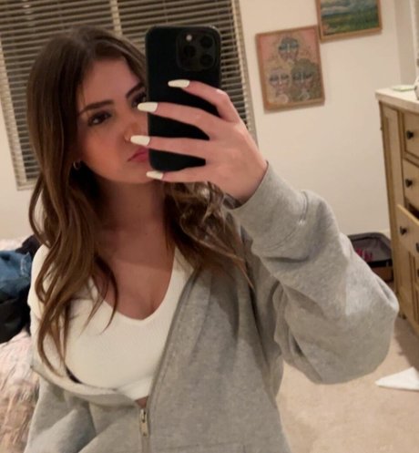 Naken lekkede OnlyFans-bilde av Lexy Kolker