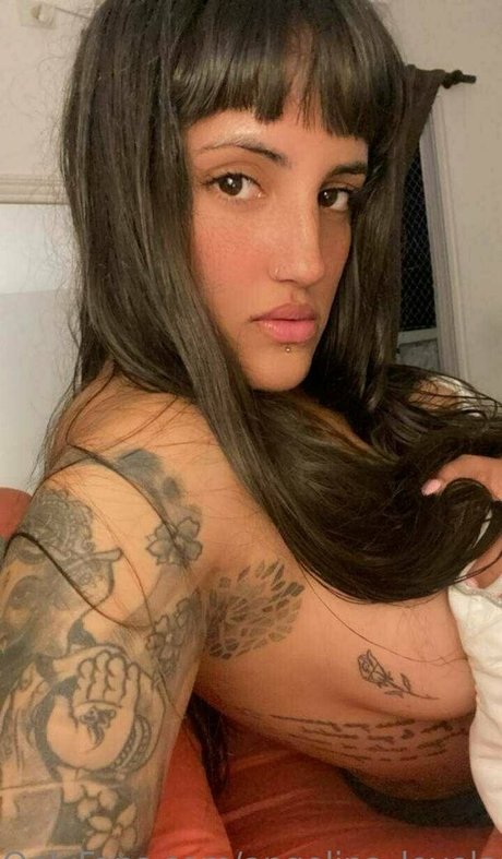 Alasti lekkinud OnlyFans-i pilt Angelinalovelance