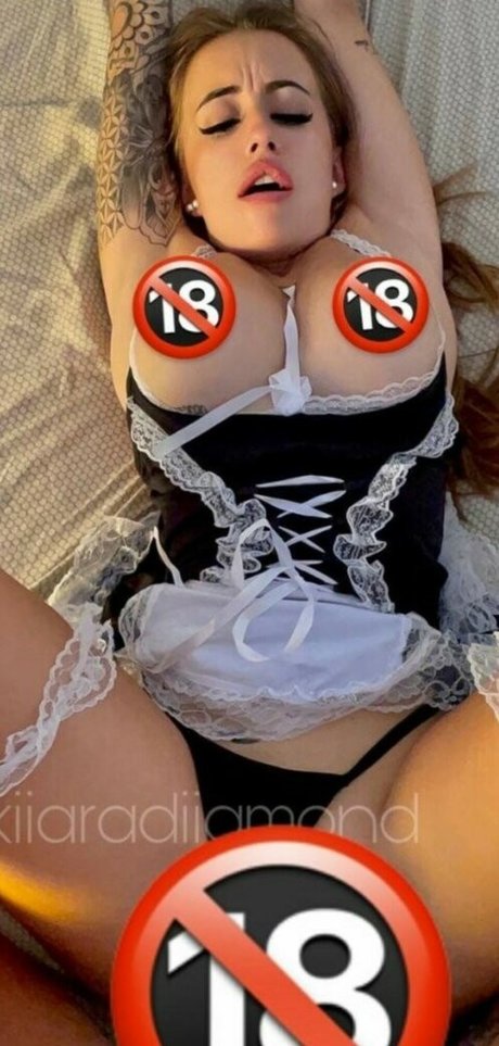 Обнаженная фотография утечки OnlyFans от Kiara Diamond