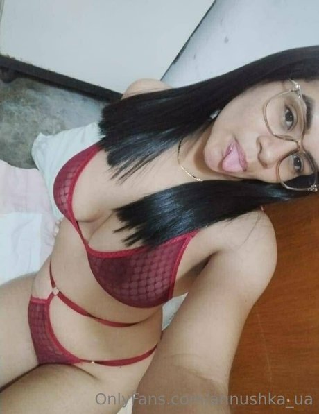 Foto di nudo di fuga di OnlyFans di Annushkaua