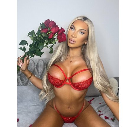 Naakte gelekte OnlyFans-foto van Blondiexoxofree