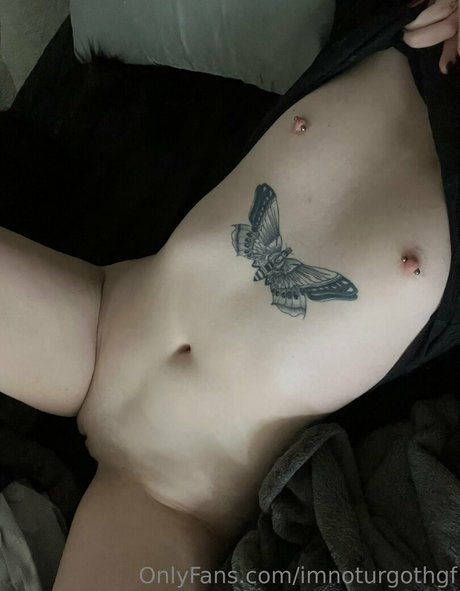 Foto di nudo di fuga di OnlyFans di Imnoturgothgf