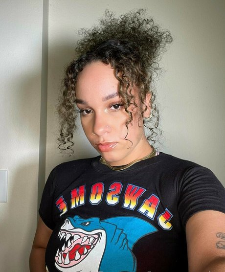 Nacktes geleaktes OnlyFans-Foto von Lifewithjazmyne