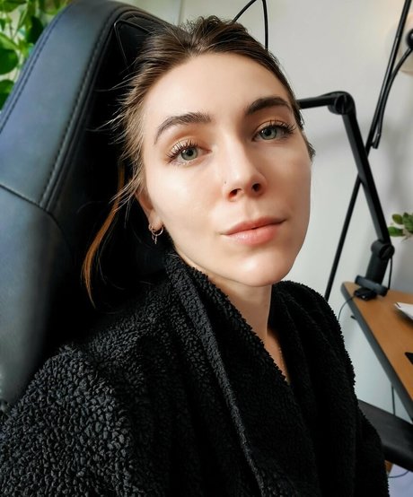 Marzz OnlyFansリークヌード写真