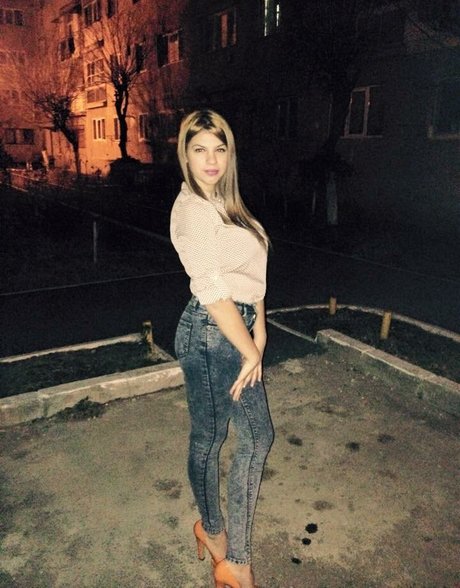 Nahá fotka uniklých OnlyFans od Roberta Ptru