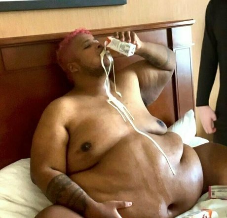 Foto di nudo di fuga di OnlyFans di Kingslard