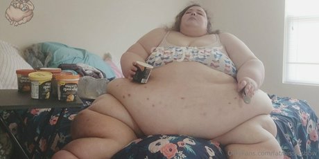 Naakte gelekte OnlyFans-foto van Fatmisstssbbw