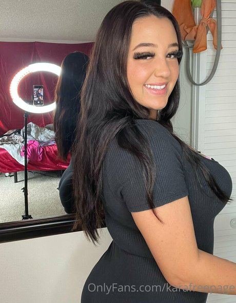 Foto di nudo di fuga di OnlyFans di Karafreepage
