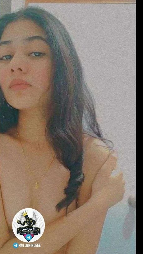 Nahá fotka uniklých OnlyFans od Dhairyavi Bamania