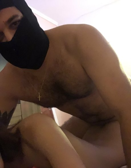 Naakte gelekte OnlyFans-foto van Yumiiangel