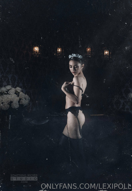 Alasti lekkinud OnlyFans-i pilt Lexi Poll Asmr