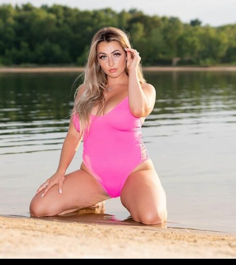 Yazmin Holmes naked leaks OnlyFans pic