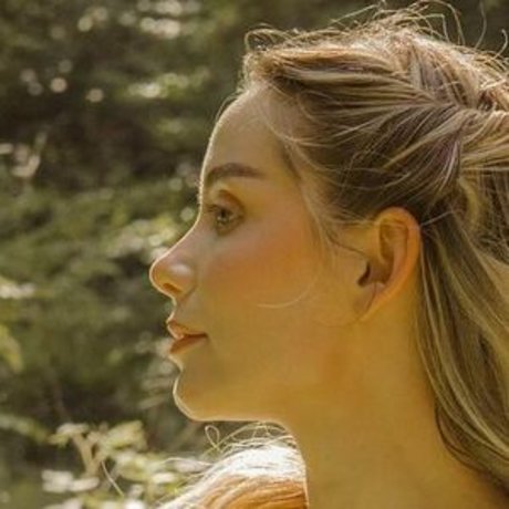 Naken läckt OnlyFans-bild av Queenastraea