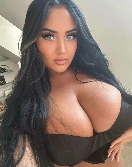 Nahá fotka uniklých OnlyFans od Brunettebabiii