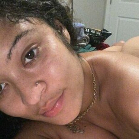 Nacktes geleaktes OnlyFans-Foto von Skygoddessdivine