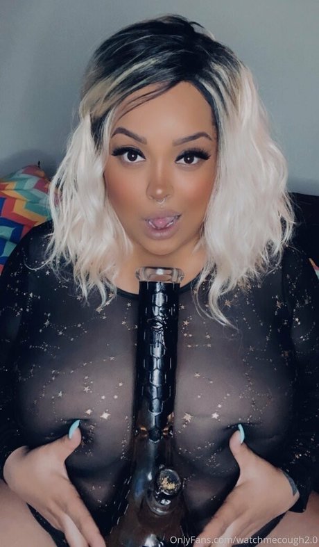 OnlyFans-model Watchmecough20