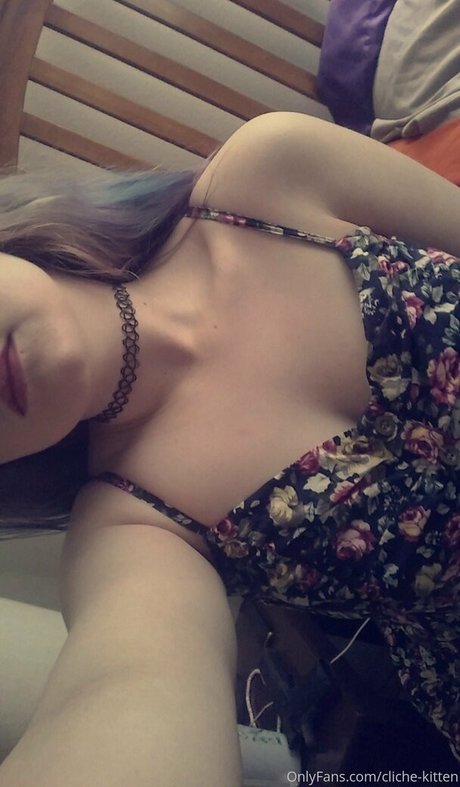 Nahá fotka uniklých OnlyFans od Clichekitten