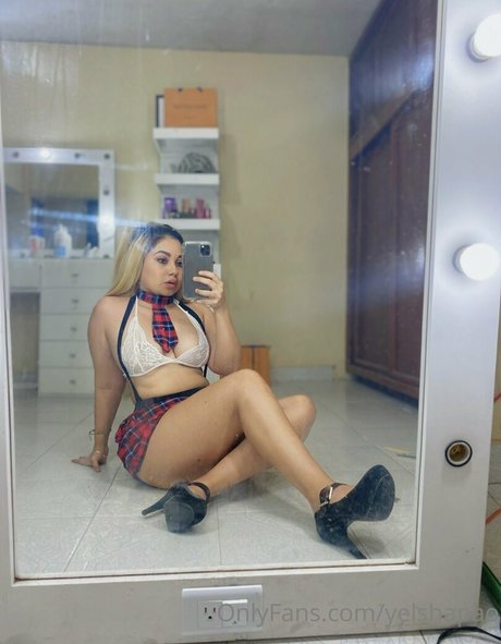 Naakte gelekte OnlyFans-foto van Yelshapao
