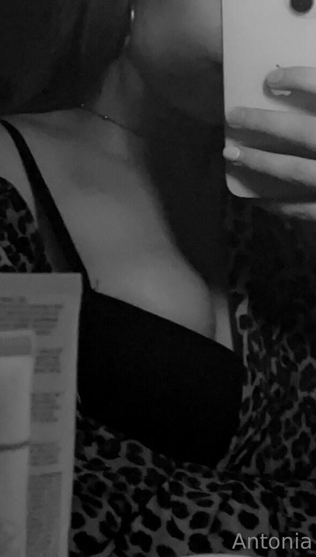 Alasti lekkinud OnlyFans-i pilt Imhotantonia