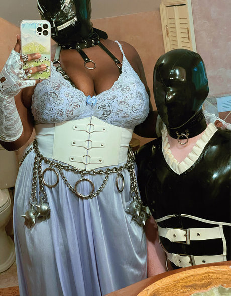 Naken lekkede OnlyFans-bilde av Nymphenchantress