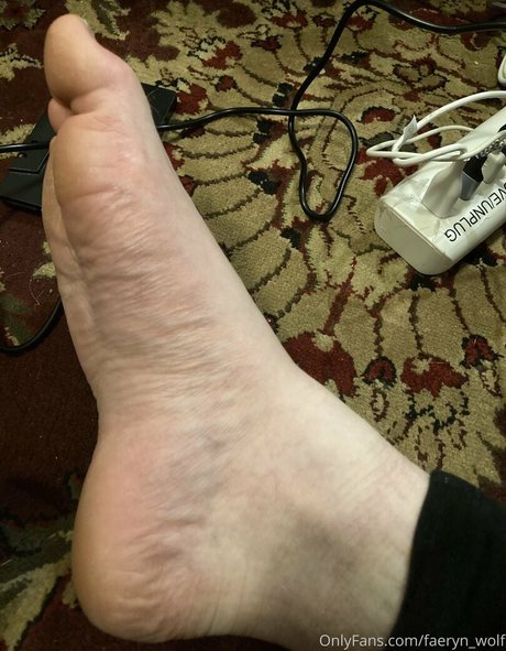 Обнаженная фотография утечки OnlyFans от Faerynwolf