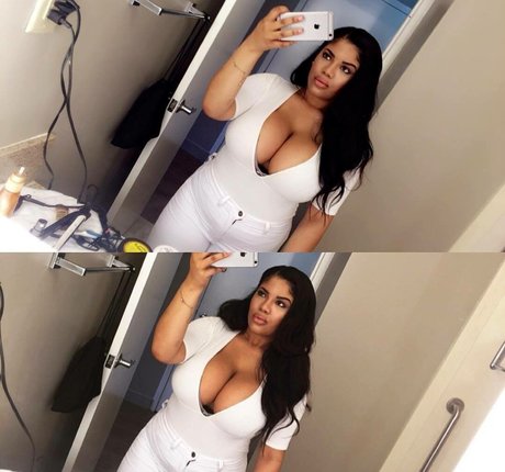 Обнаженная фотография утечки OnlyFans от Gabrielle Logan