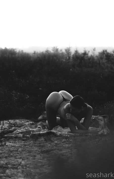 Naakte gelekte OnlyFans-foto van Seasharkcensored