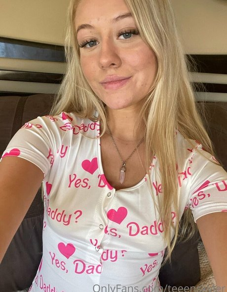 Naken lekkede OnlyFans-bilde av Teeenskyler