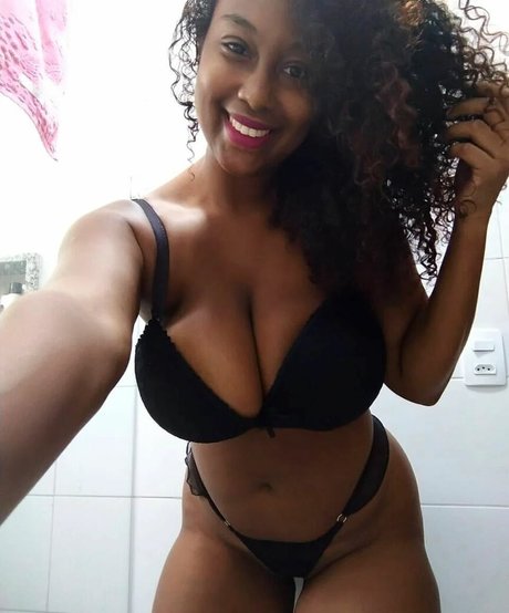 Обнаженная фотография утечки OnlyFans от Pantera Neggby