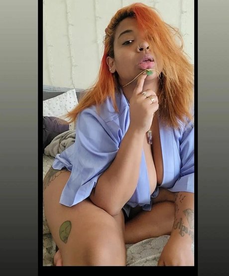 Foto di nudo di fuga di OnlyFans di Theechinawhite