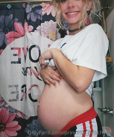 Princesspeachy22 OnlyFansリークヌード写真