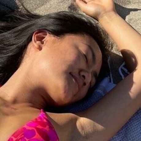 Обнаженная фотография утечки OnlyFans от Roseunhinged