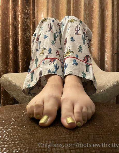 Alasti lekkinud OnlyFans-i pilt Footsiewithkitty