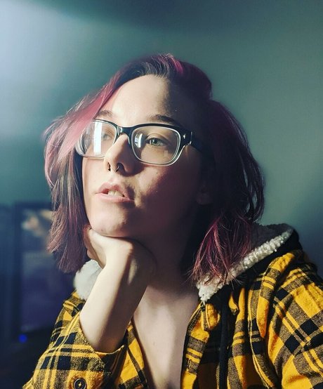 Foto di nudo di fuga di OnlyFans di Givemeseretonin