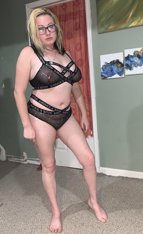 Naken lekkede OnlyFans-bilde av Crystal2086bella