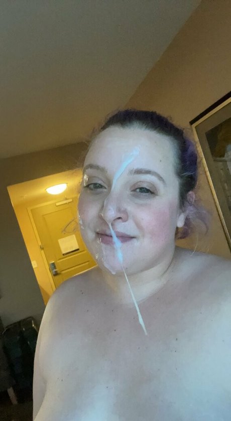 Alasti lekkinud OnlyFans-i pilt Yafavsnobunny