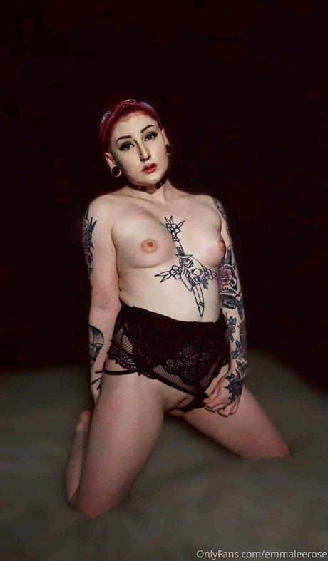 Naakte gelekte OnlyFans-foto van Sinisterlilith
