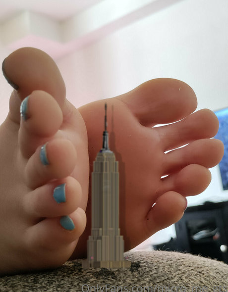 Naakte gelekte OnlyFans-foto van Micromegts