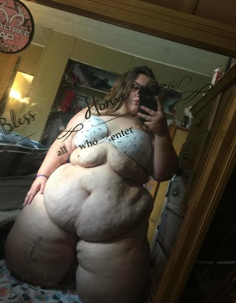 Обнаженная фотография утечки OnlyFans от Thiccyyy2thicc