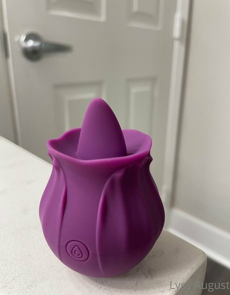 Nacktes geleaktes OnlyFans-Foto von Lyssaugust