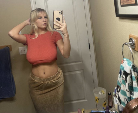 Naken lekkede OnlyFans-bilde av Allamericangirl888