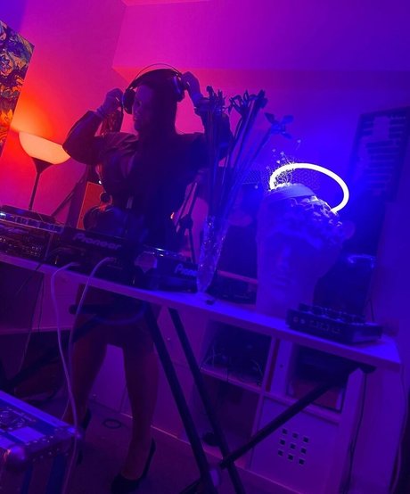 Alasti lekkinud OnlyFans-i pilt Maria Von Zarring