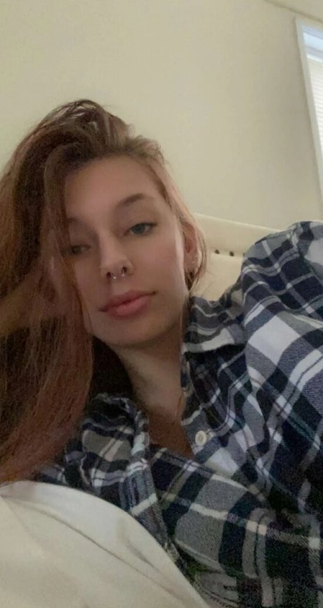 Alasti lekkinud OnlyFans-i pilt Lydia Renae