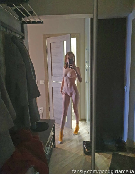 Nacktes geleaktes OnlyFans-Foto von Goodgirlamelia