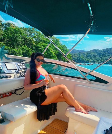 Nahá fotka uniklých OnlyFans od Leticia Beppler