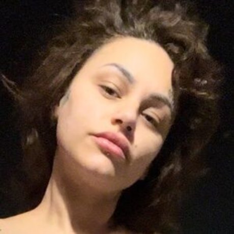 Loz Brooker OnlyFansリークヌード写真