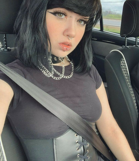 Nahá fotka uniklých OnlyFans od Lia Mali