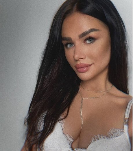 Foto desnuda filtrada de OnlyFans de Lena Majewska