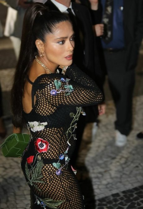 Nacktes geleaktes OnlyFans-Foto von Selma Hayek