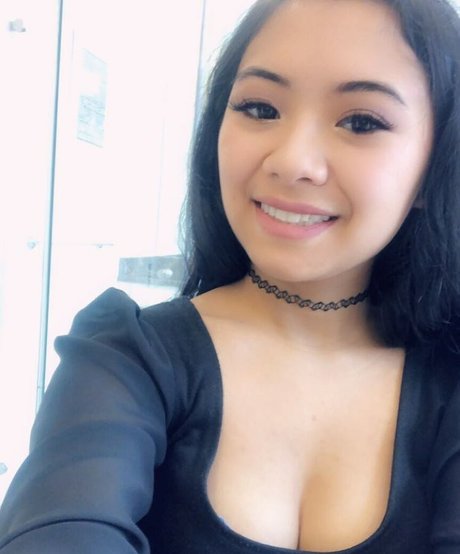 OnlyFans-model Asianmangogirl